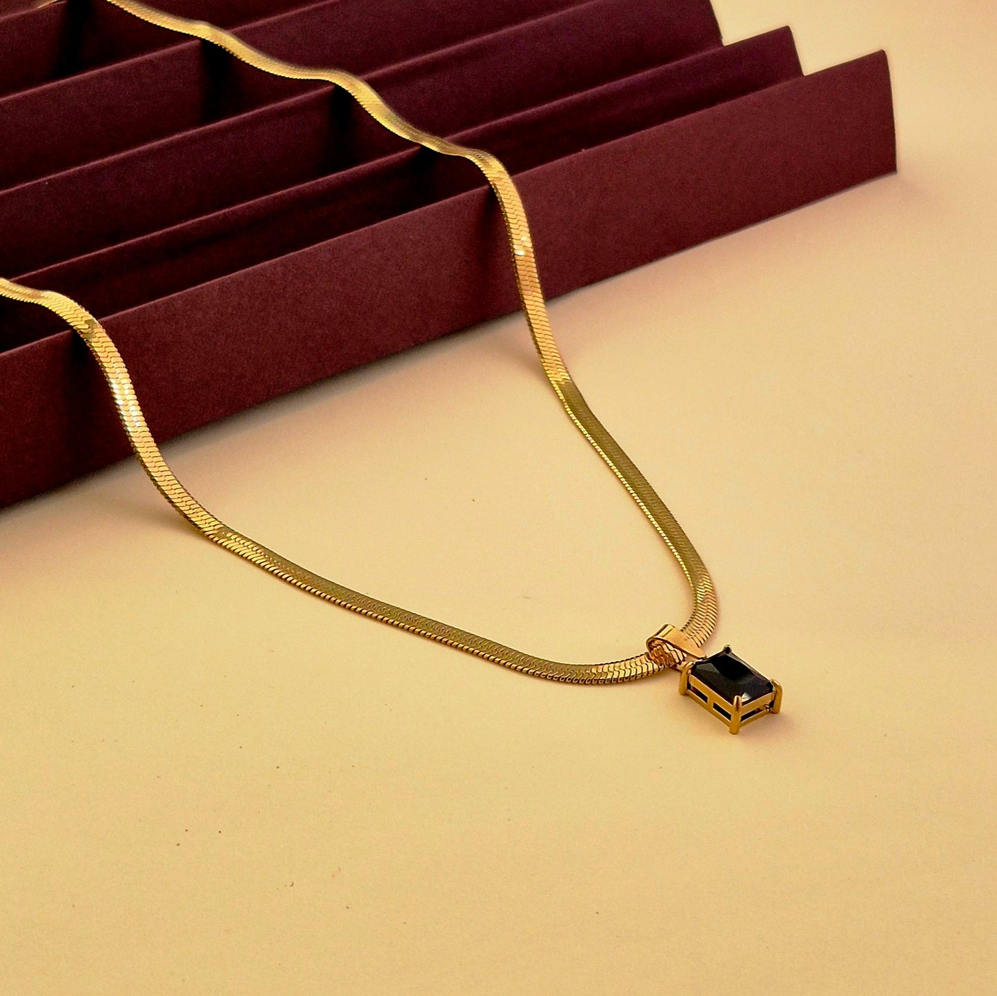 Noir Edge Pendant black